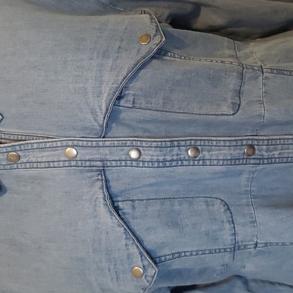 NWT We the Free denim dress. Western accents with silver snap buttons. - Picture 2 of 6
